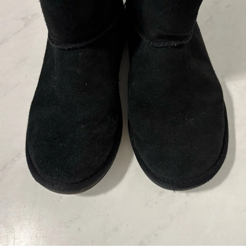 Koolaburra By UGG Size 4 Black Suede Short Winter Boots‎ Neutral Fur Lined Retro